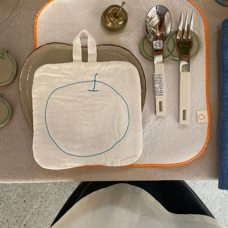 Cute Ins Insulation Mat Apple Embroidered Hand Towel Souvenir Kitchen Rag Absorbent Square Towel Cotton Coaster Tea Mat