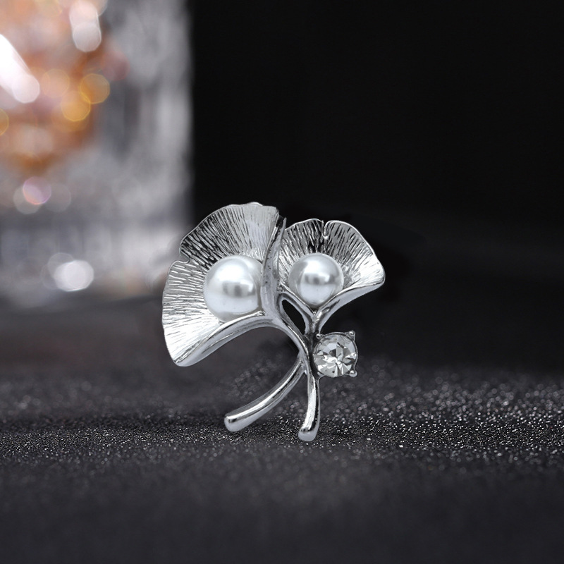 Brosche für Damen, Ginkgoblatt, Nischendesign, Corsage, Anti-Belichtungs-Dornschließe, Hemd, feste Kragennadel, Bekleidungszubehör_voghion.com