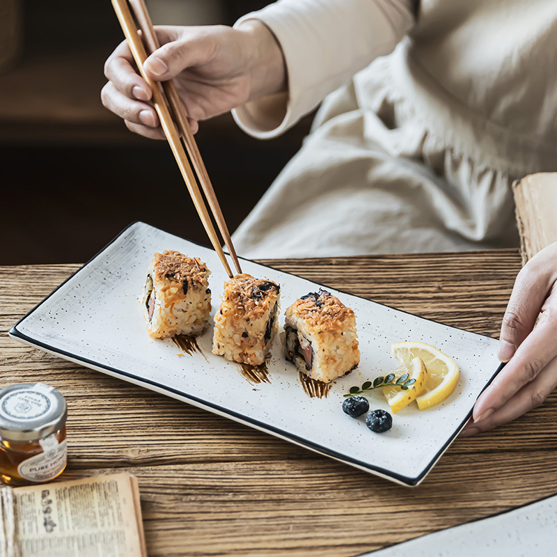 Plato cuadrado de cerámica con trazo japonés Plato rectangular de sushi Plato de restaurante Plato de pescado doméstico Plato de vajilla al por mayor