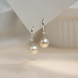 耳钉;戒指;项链