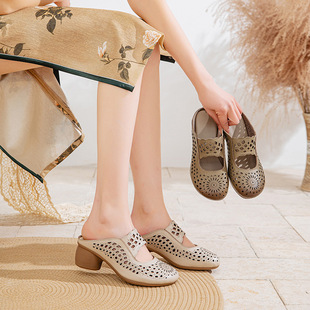 Outer Wear Retro Mother Women's Slippers Summer 2025 New Arrival Genuine Leather Hollow Thick High Heel Breathable Hole Toe Sandals