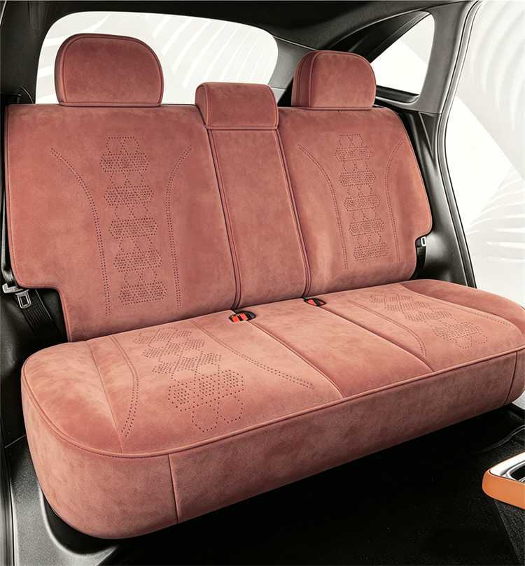 The fourth-generation Changan CS75 Plus special car seat cushion is a full-coverage Ramus breathable seat cover suitable for all seasons