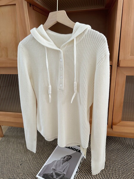 Woolen knitted short fitted base sweater with hood