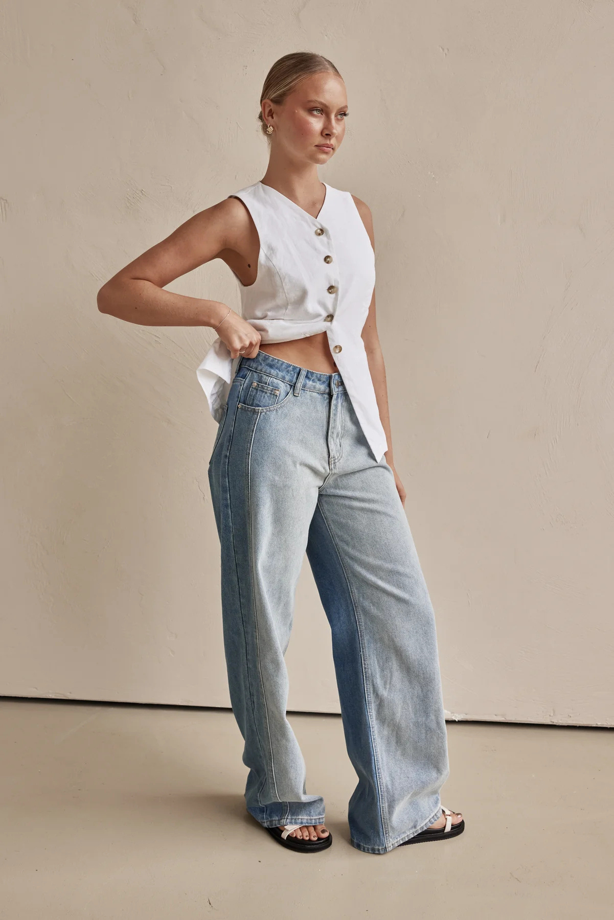 Women's 2025 New European And American Style Trendy Wide-Leg Pants Fashionable Street Washed Distressed Jeans 8932_ecoleips.com