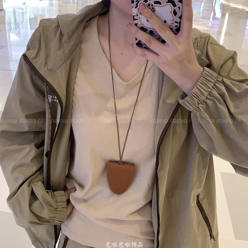 Brown halter necklace