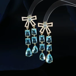耳钉;耳环;项链