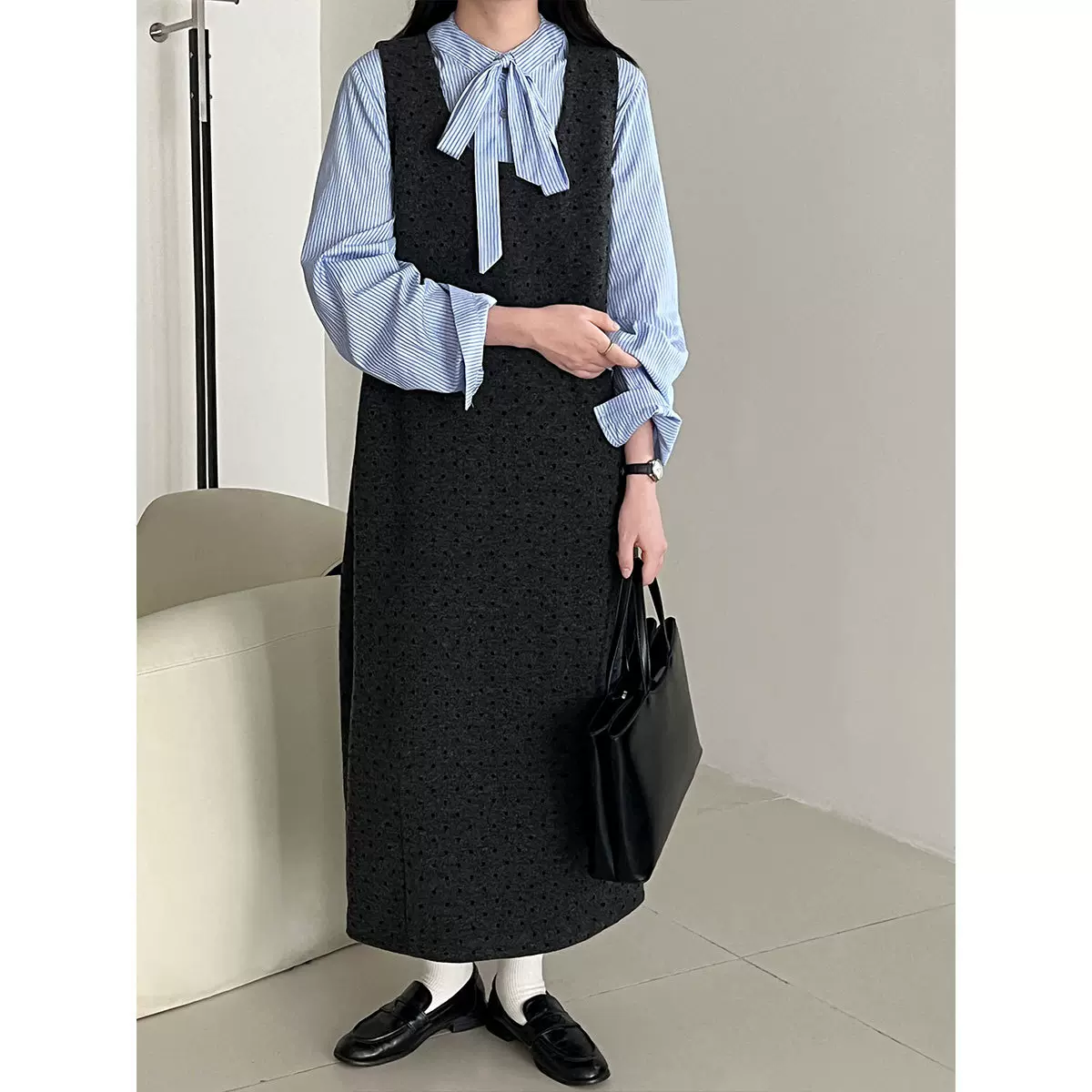 鹿西韩版大U领宽松中长款背心连衣裙2025秋冬新款呢料背带裙99002