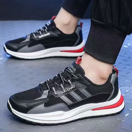 Zapatos deportivos de color rojo de moda de suela gruesa ligera al aire libre zapatos de corrida de malla al por mayor