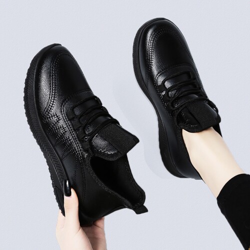 Leisure Women's Leather Waterproof Oil-Resistant Full Black Slip-Resistant Work Shoes for Women Running Shoes Lightweight Soft Sole Sports Shoes for Women