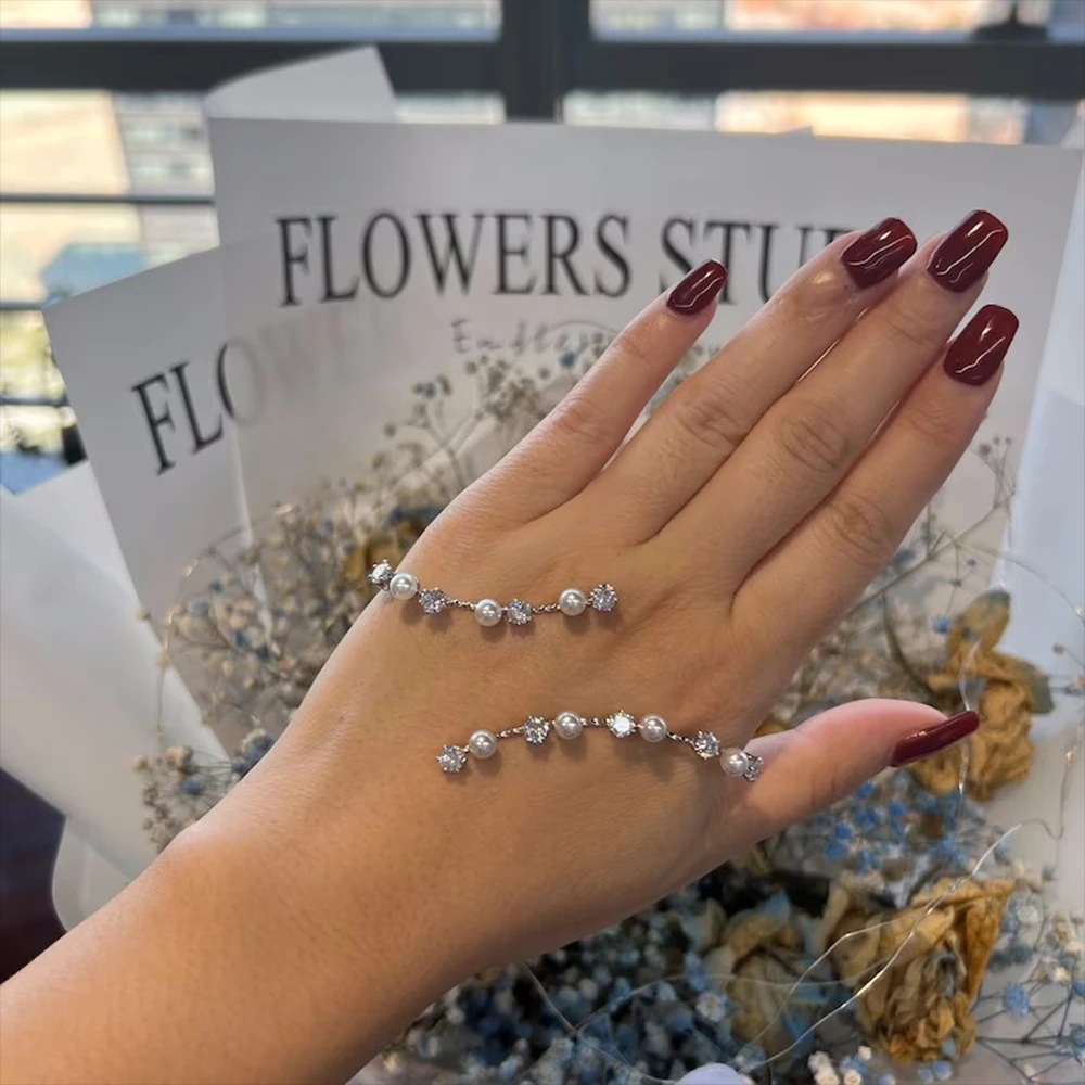 2024 nuevo estilo temperamento pulsera de perlas sentido avanzado boda pulsera abierta accesorios de todo fósforo bracelet