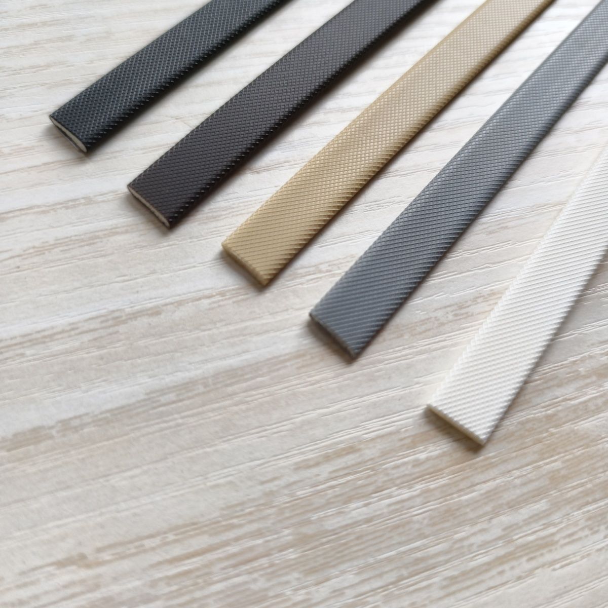 隐形门防撞条PU防尘窗户缝隙密封隔音防震缓冲海绵胶条自粘