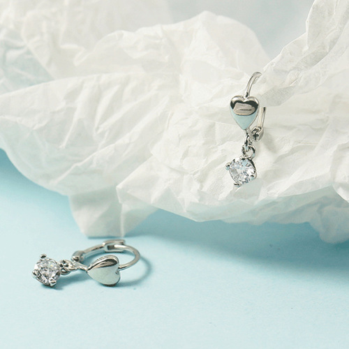 Sweet short love earrings for women, fashionable single diamond, fashionable ear cuff, exquisite and compact, no need to take off earrings for sleeping