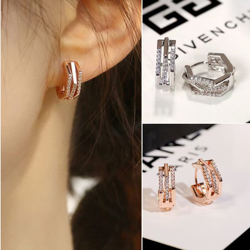 Venta caliente transfronteriza Pendientes de circón con microincrustaciones Pendientes de sentido avanzado Pendientes de temperamento simple para mujer Pendientes de lujo ligero al por mayor