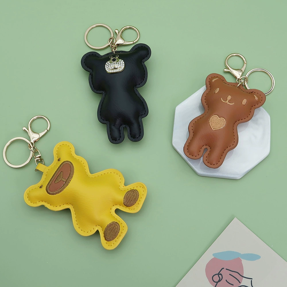 Брелок-подвеска для сумки в виде вышитого медведя с сердцем, креативный кожаный брелок-медведь для рюкзака из ПУ, универсальный брелок для пары