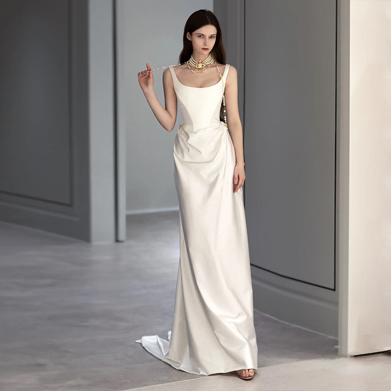 New Stylish Retro Simple Satin Light Wedding Dress with a Small Train, Strapless Evening Gown, Fashionable Long Style