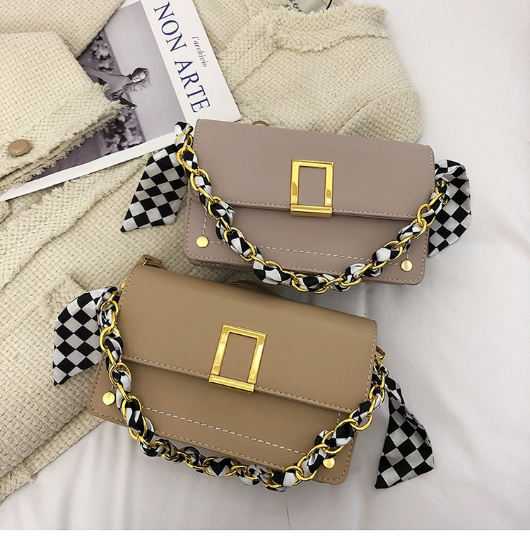 Women's New Trendy Braided Chain One-shoulder Messenger Bag 13*21*8cm display picture 2