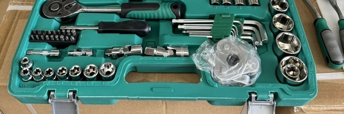 121-Piece Auto Repair Tool Set, Car Maintenance Repair Kit, Socket Set, Wrench Combination, Car Repair Wholesale