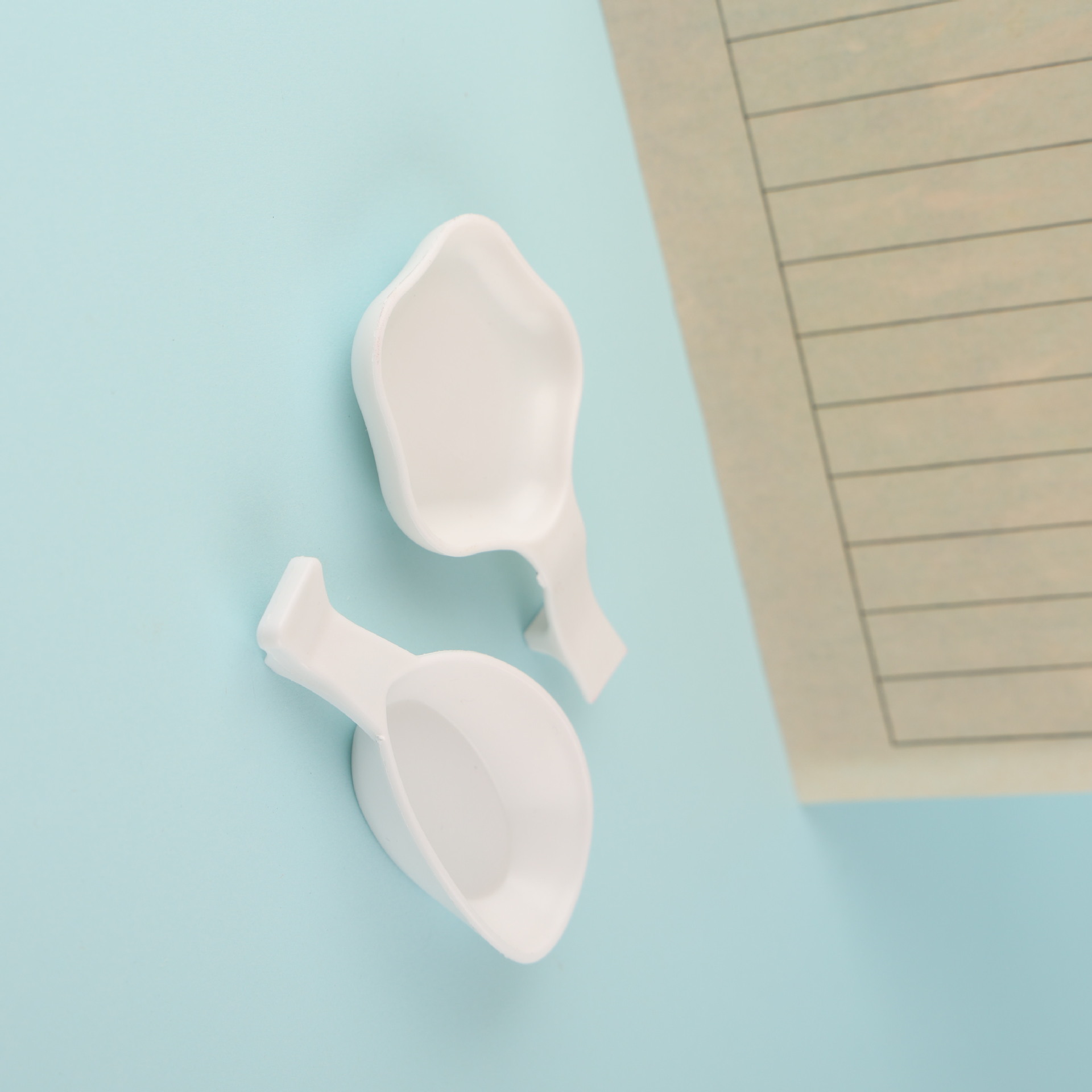 Plastic plum blossom waterdrop-shaped ink dish functional brush stand ink washer brush holder water dish stationery set ink box ink plate ink pool