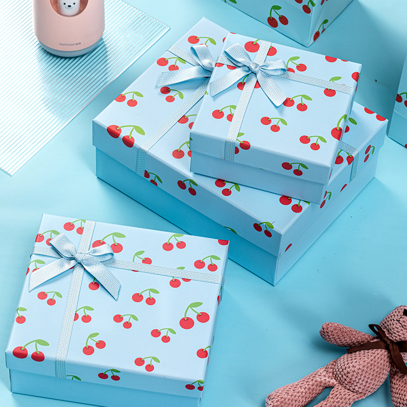 Nueva caja de regalo azul para niñas pequeña caja de regalo de mano fresca lápiz labial cosméticos caja de embalaje caja de cartón en stock
