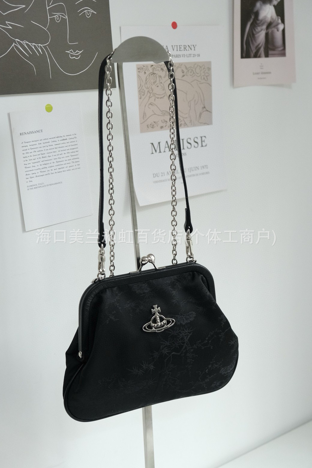 ブラックサテン刺繍ゴールド