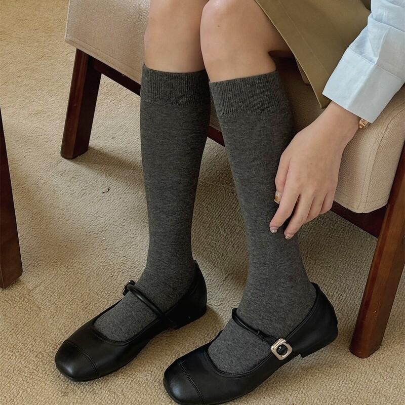 IOULOR aerobic cotton solid color boneless calf socks autumn and winter vintage ins wind stockings slim jk socks wholesale IOULOR aerobic cotton solid color boneless calf socks autumn and winter vintage ins wind stockings slim jk socks wholesale