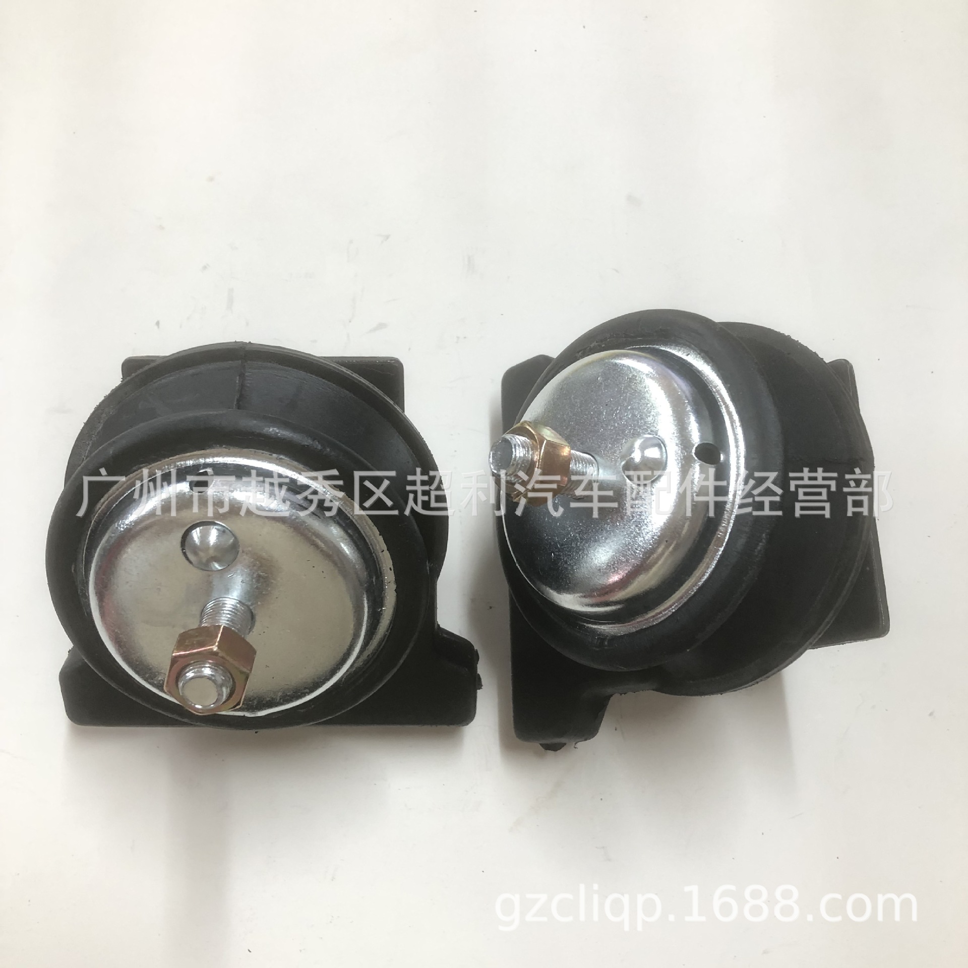 Engine Mount ME031999 ME017631 MC907899 for Mitsubishi FE50C L/R