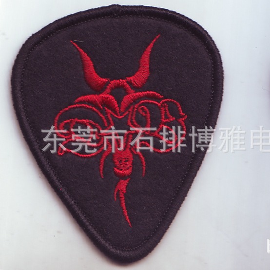 厂家供应新款电脑绣花标绣花贴标 服装辅料绣花臂章批发