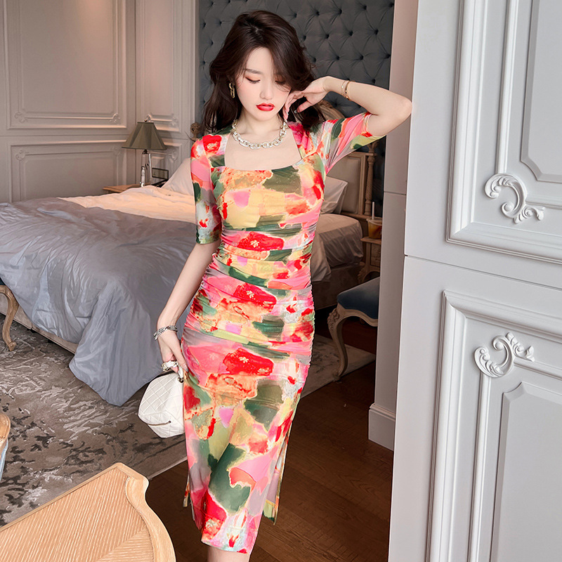 Váy dài ôm hông cổ vuông in họa tiết hoa phong cách Pháp — Màu hoa
