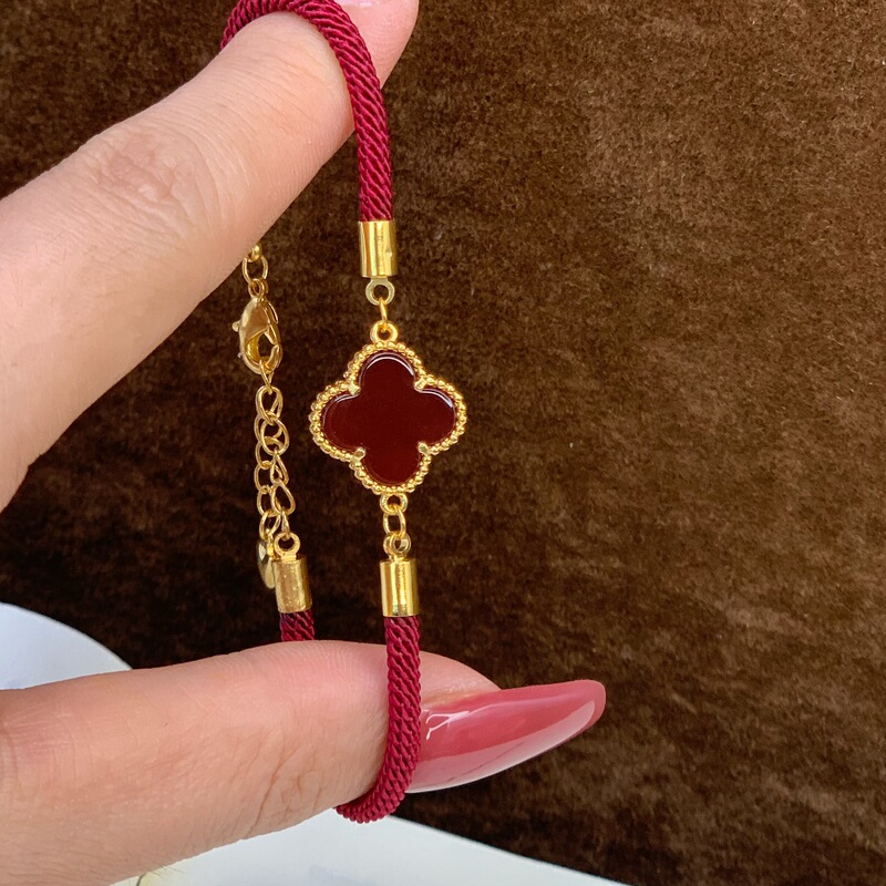 24K Gold-Plated Color-Preserving Red Agate Four-Leaf Clover Bracelet for Women, Light Luxury High-End Woven Bracelet, Red String for Women