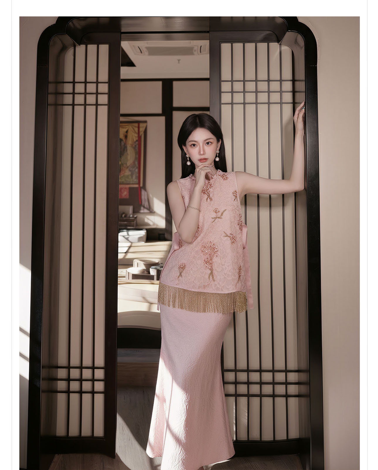 Bộ váy dây kèm áo gi lê thêu hoa cầu tân cổ điển — váy dây màu hồng phấn, Áo gi lê màu hồng chi tiết 12