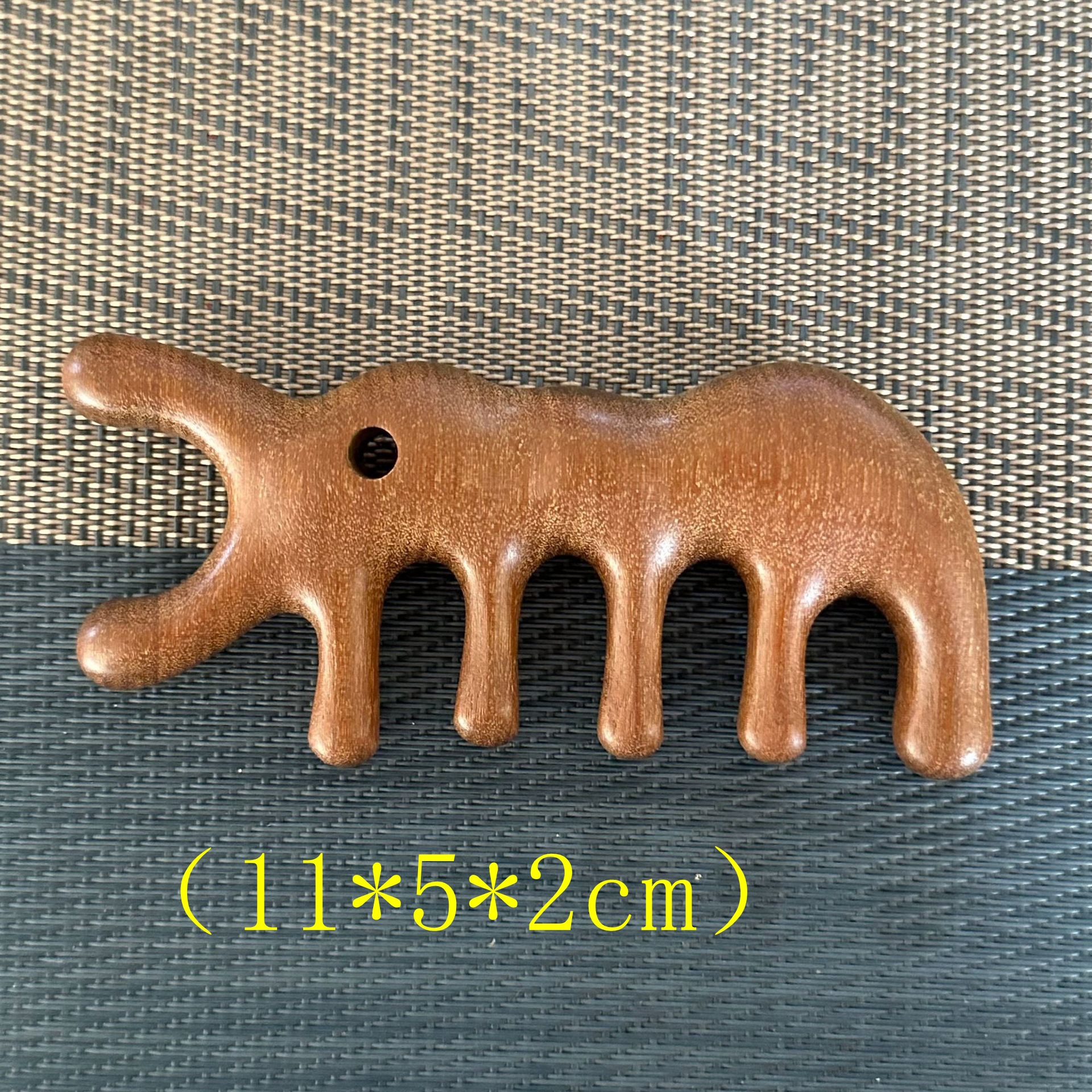 Golden silk sandalwood massage comb-antennae