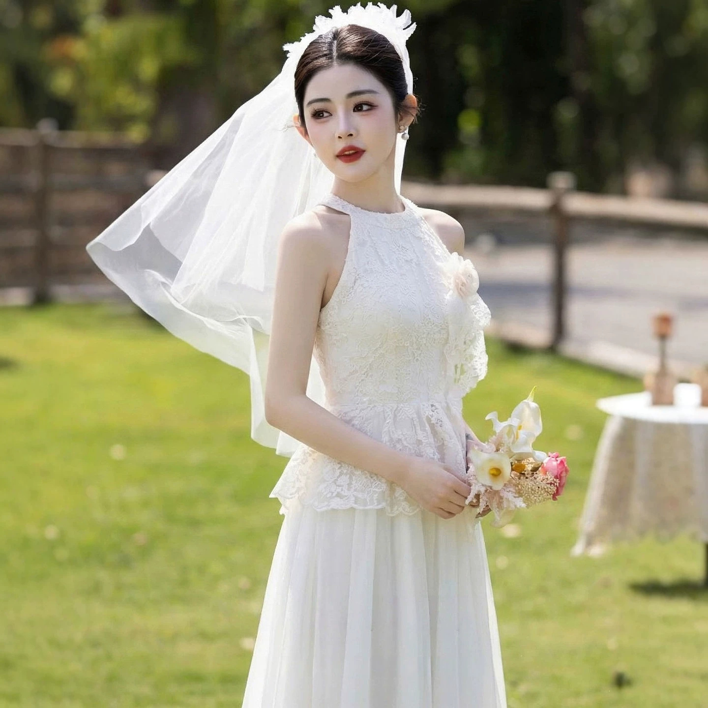Đầm trắng dáng suông midi cổ yếm tay không – váy cưới đơn giản đi đăng ký kết hôn mùa hè — Trắng