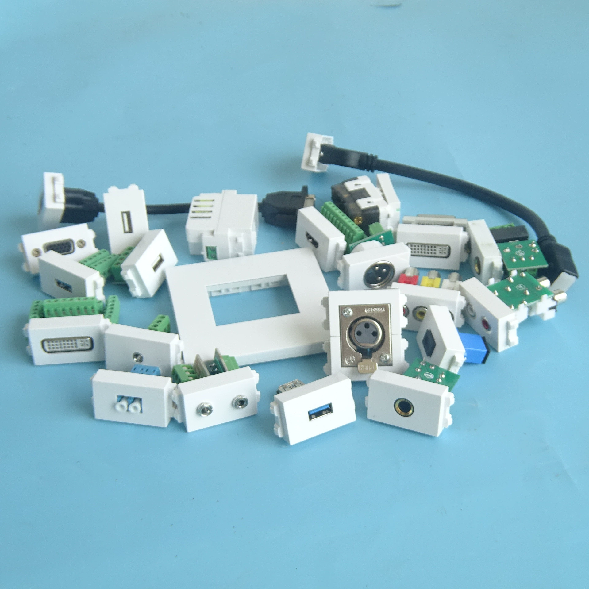 Type 86 two -bit with 128 HDMI welding module VGA band line directly insert multimedia wall socket panel