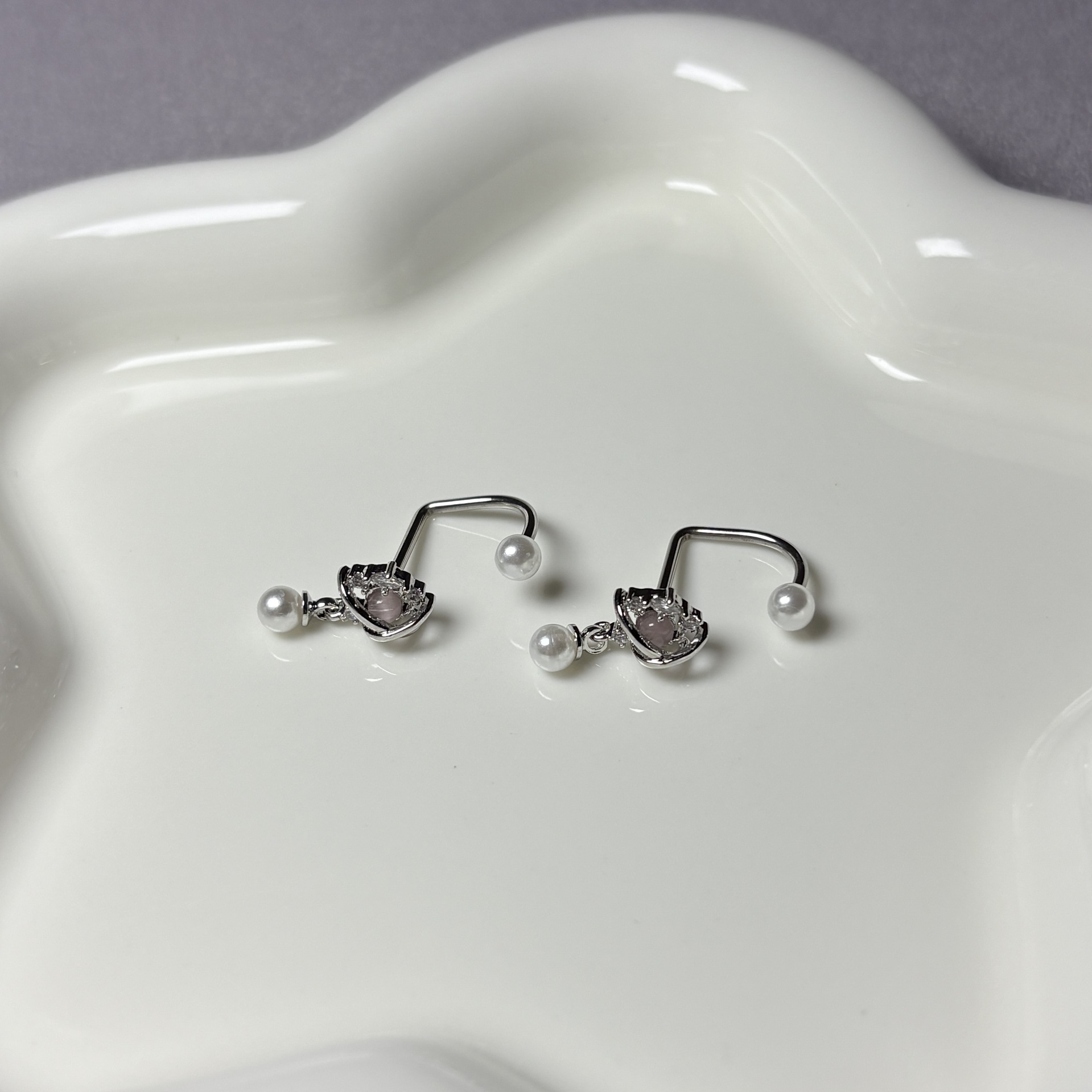 Pointed labret stud close-up product detail