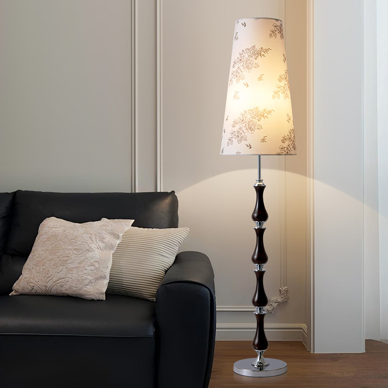 Lámpara de pie de pantalla de tela retro francesa Nanyang ambiente simple sala de estar sofá lámpara creativa decorativa G021