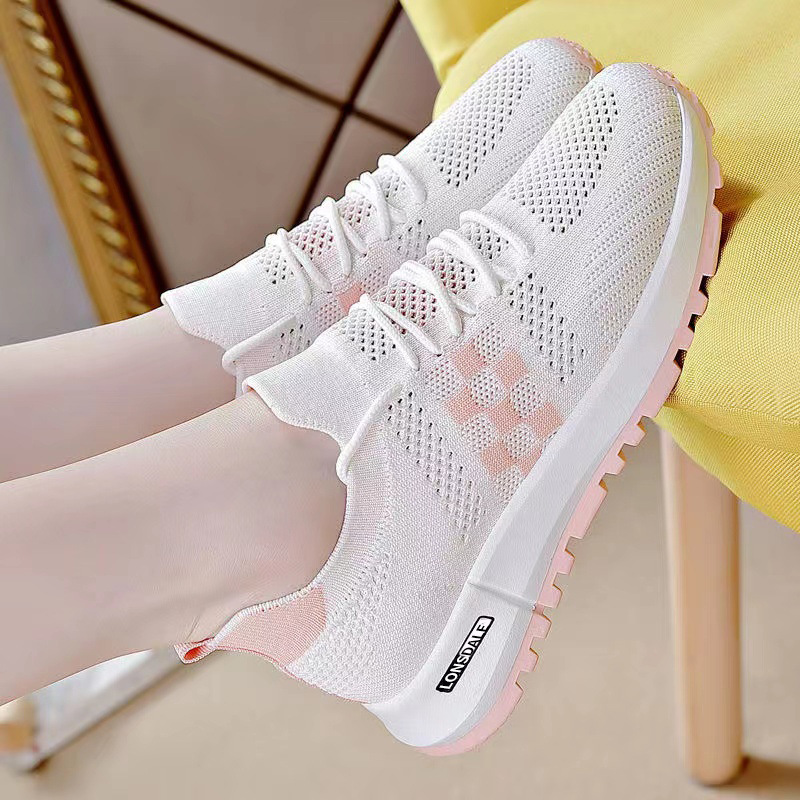 Zapatos de papá transpirables delgados de verano para mujer 2023 nuevos zapatos de coco tejidos voladores de todo fósforo zapatos de malla deportiva para mujer suela suave