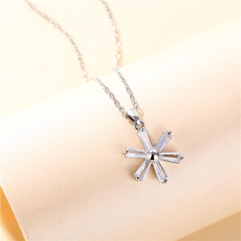 Five Petal Zircon Sun Flower Stainless Steel Chain Necklace Wholesale Jewelry Nihaojewelry display picture 4