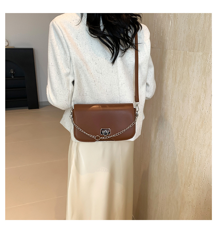 Bolso de hombro de color liso con diseño de axila coreana, sencillo y moderno, con diseño diagonal, para mujer, novedad de verano de 2024_voghion.com