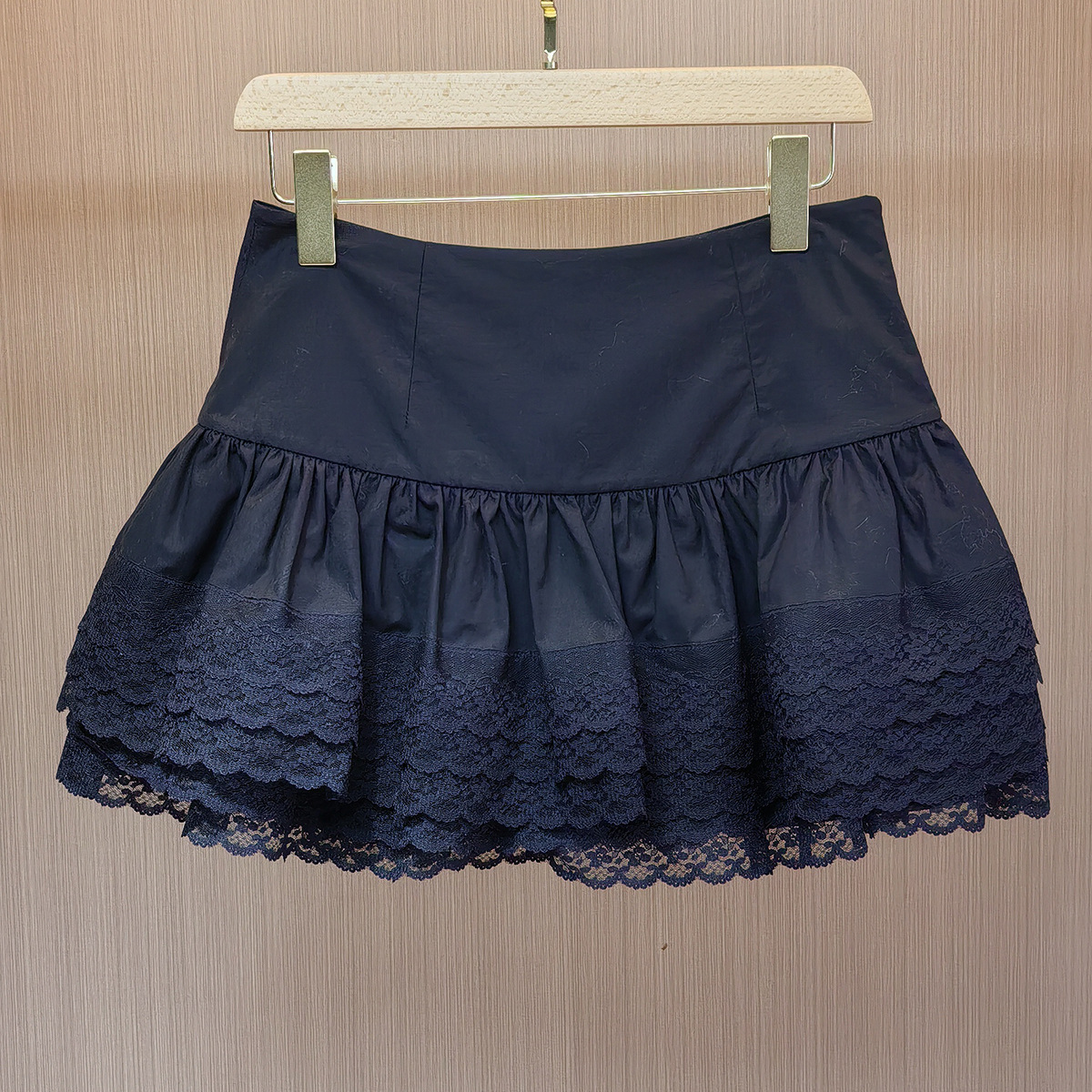 GraceChic GraceChic GraceChic Auf Lager Frühjahr 2025 Neu Damen Spitzenbesatz Design Sense Niche Sexy Midi-Kurzrock_voghion.com