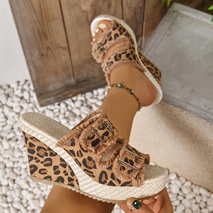 �W����a�˸�ţ�в�Ƥ����һ�_�ś���ЬŮ���R�d�羳���y�����Ь