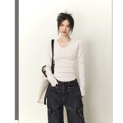 240グラムの徳絨毛秋冬vネック長袖tシャツの女性の修身デザイン感の小さい大衆の純色の上着