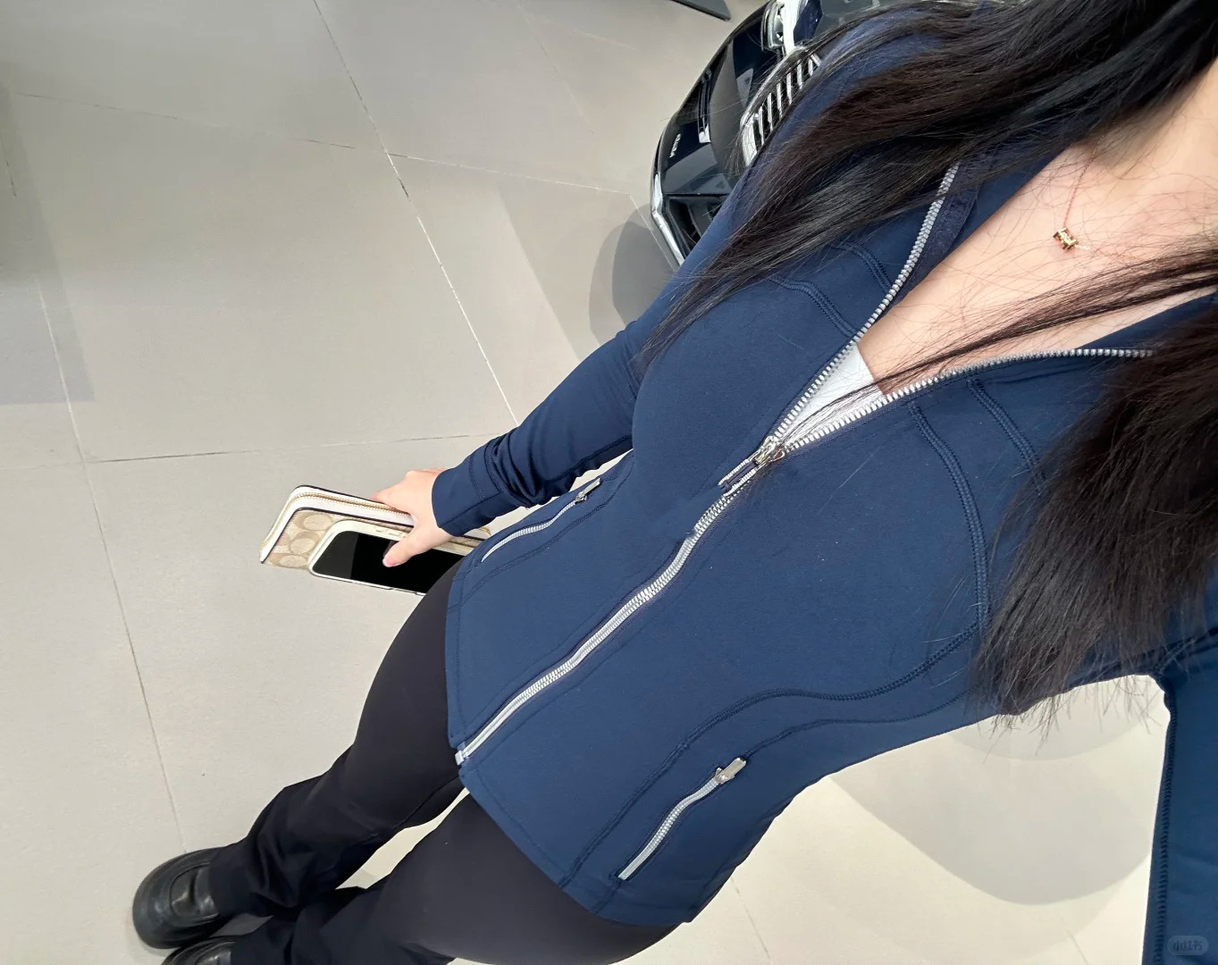 Women's Define Yoga Jacket With Gold Zipper, Slim Fit, Full Zip, Lightweight & Quick-Dry Athletic Top For Running, Gym, Casual Wear_ecoleips.com