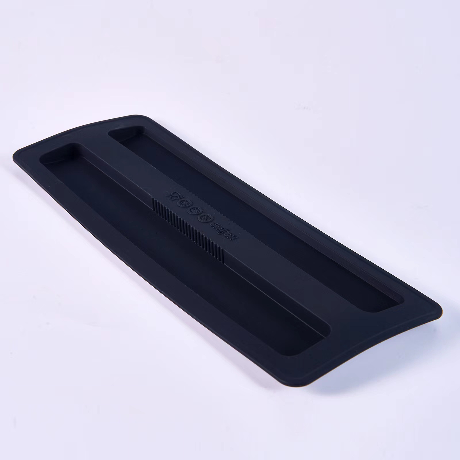 확장 된 블랙 커버