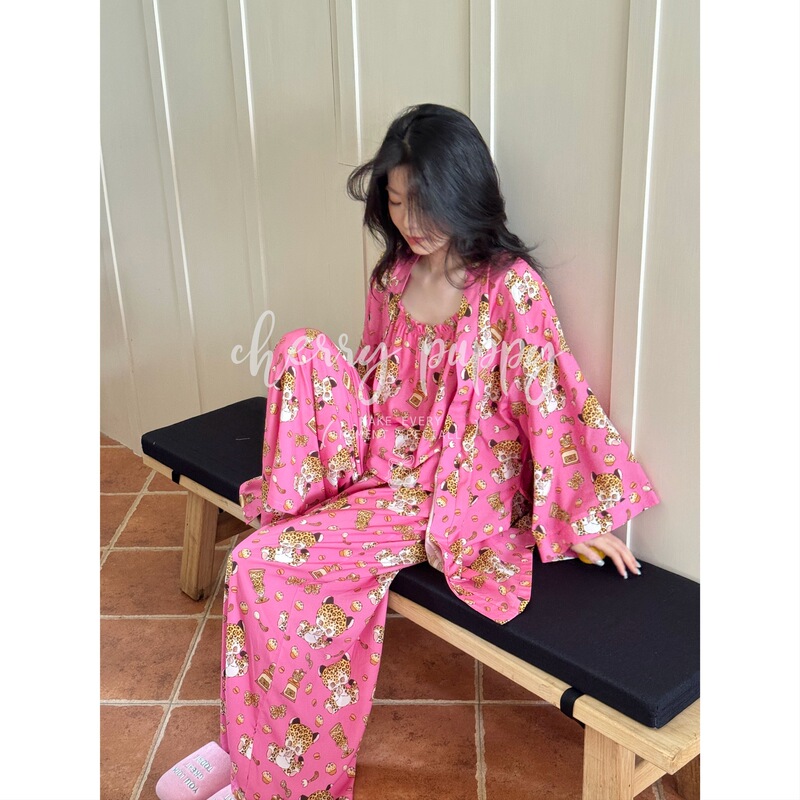 Leopard Print Long-Sleeve Pants Set with Outerwear, Tencel Lyocell Comfortable Loungewear That Can Be Worn Outside Leopard Print Long-Sleeve Pants Set with Outerwear, Tencel Lyocell Comfortable Loungewear That Can Be Worn Outside