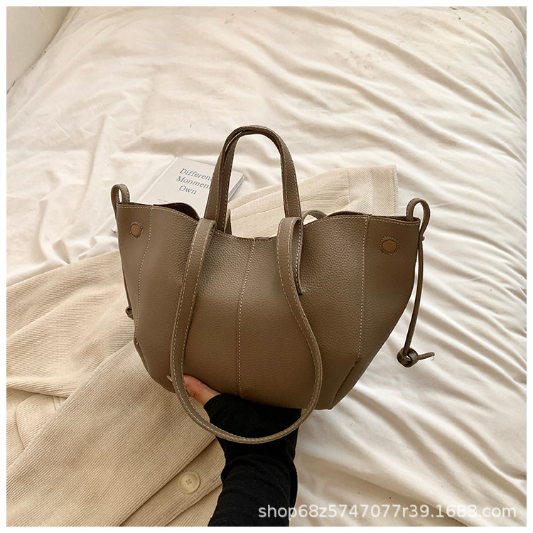 Bolsa de moda retro para mujeres coreanas para viajar bolsas de brazo de gran capacidad 2024 nuevas bolsas de hombro con alas