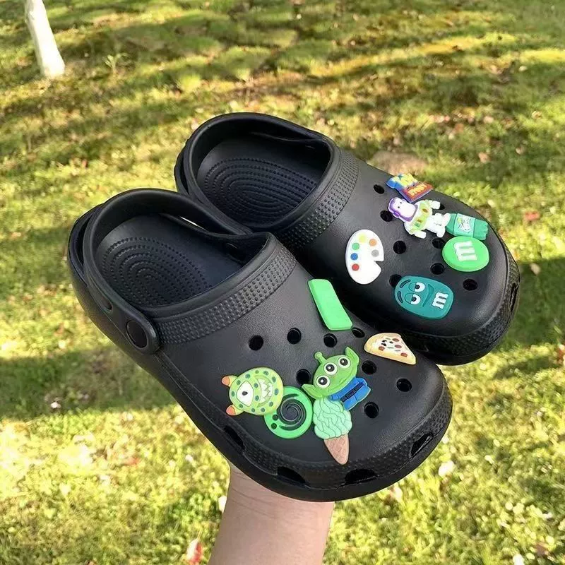 Летние модные нескользящие тапочки в стиле Crocs, мюли, 2024 год, мягкая подошва, для прогулок на улице, закрытый носок
