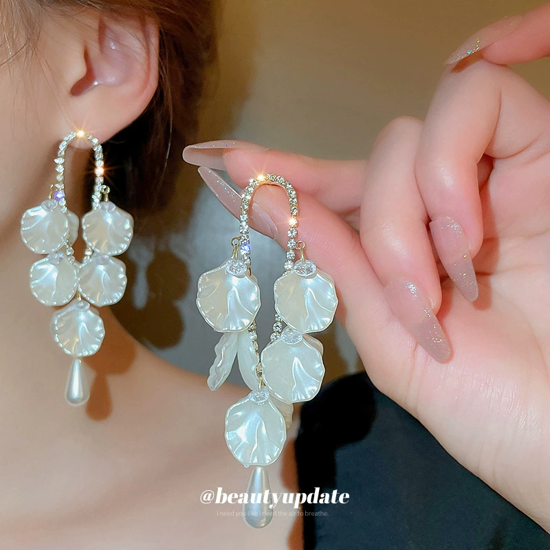 Серебряная игла из жемчуга, модные серьги в цветочном стиле, светлая роскошь, тренд сезона, стиль высшего качества, оптовая продажа