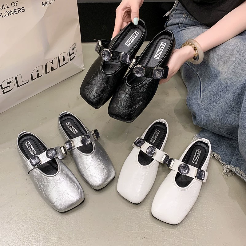 Женские летние полусабо Fairy Baotou 2025 года, новая мода, легко сочетаются с юбкой, мягкая подошва, серебряные, модель Мэри Джейн