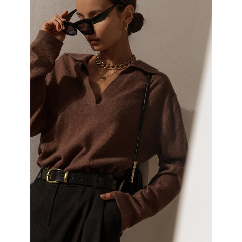 Maglione pullover lavorato a maglia con risvolto per abbigliamento da donna_voghion.com