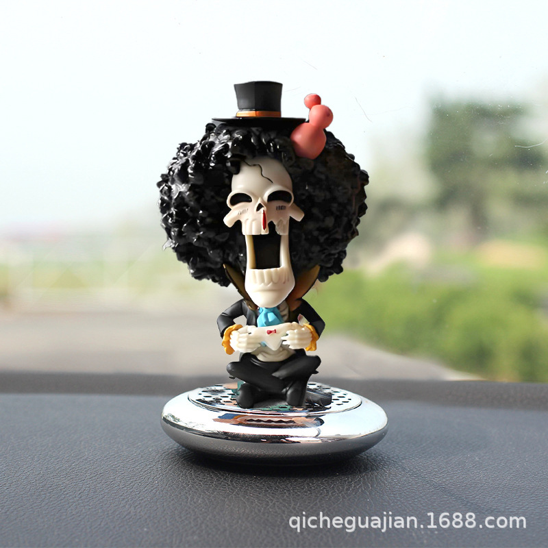 Anime de dibujos animados One Piece Naruto y otras series de perfumes de coche, adornos de coche, accesorios de decoración de coche